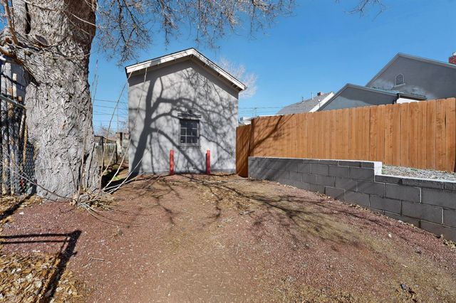 323 High Street SE, Albuquerque, NM 87102