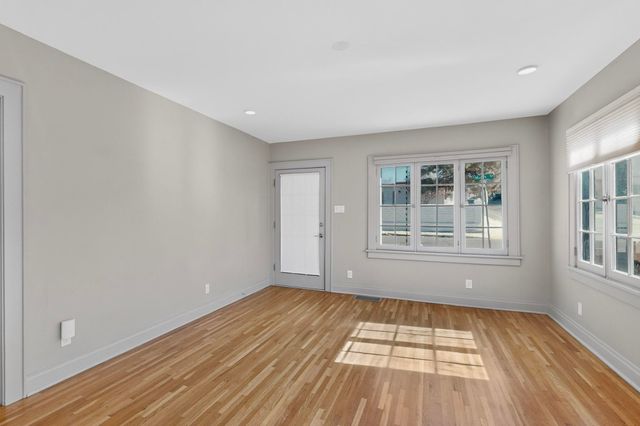 323 High Street SE, Albuquerque, NM 87102