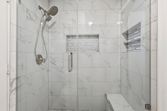 2206 Oak Forest Court, Arlington, TX 76012