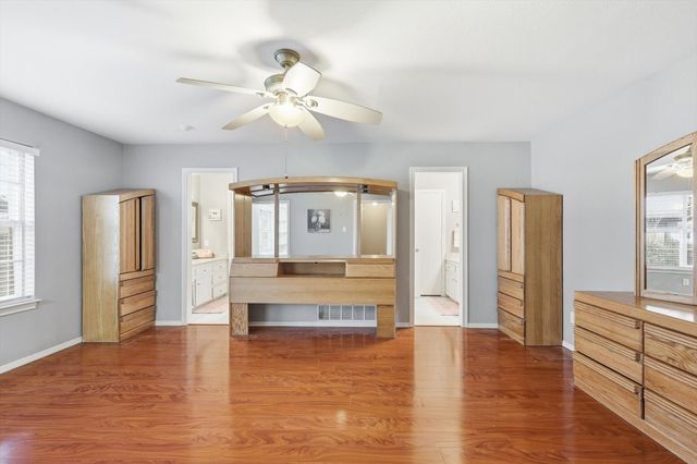 2206 Oak Forest Court, Arlington, TX 76012