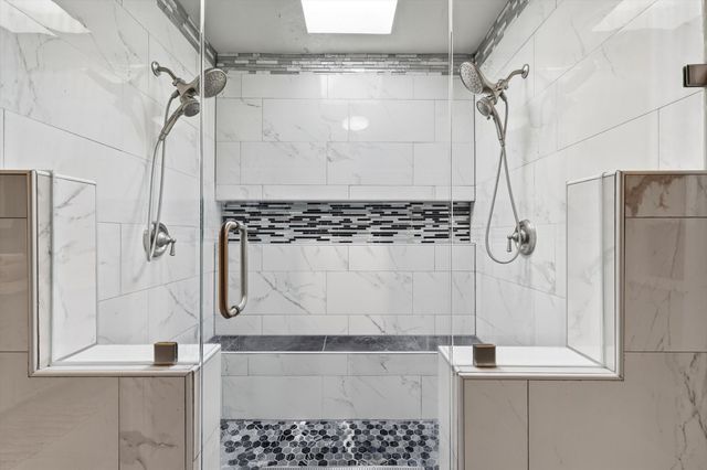 2206 Oak Forest Court, Arlington, TX 76012