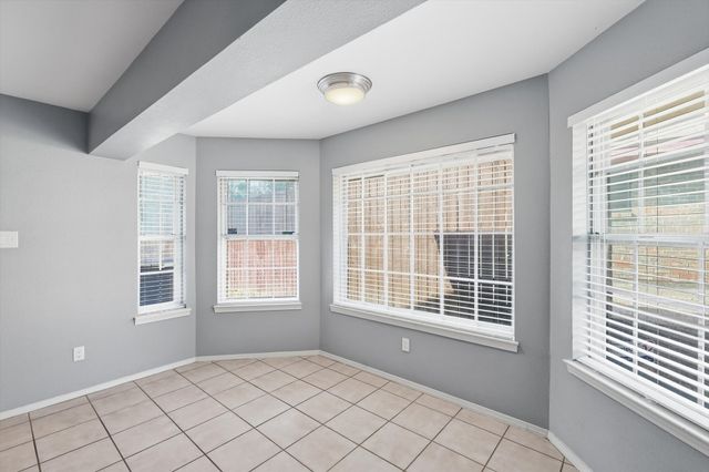 2206 Oak Forest Court, Arlington, TX 76012