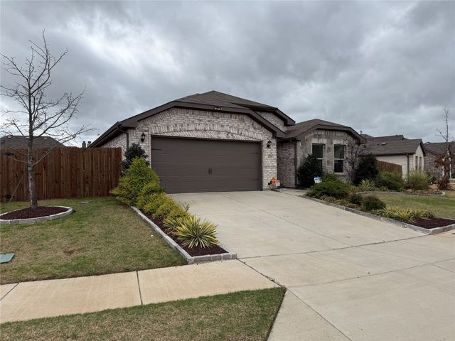 4725 Sassafras Drive, Fort Worth, TX 76036