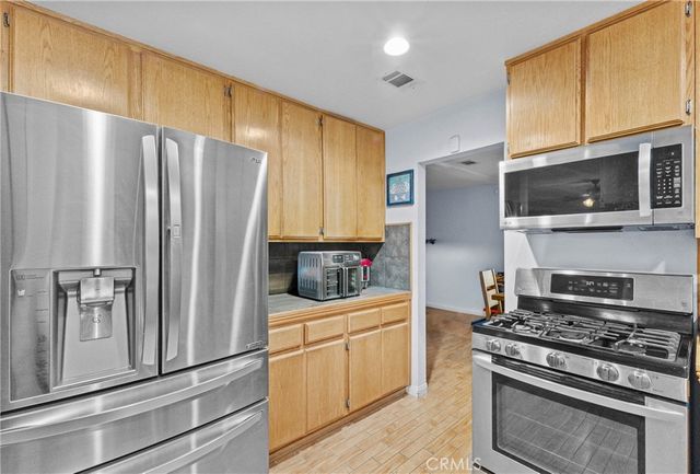 869 Fillmore Court, Hemet, CA 92543