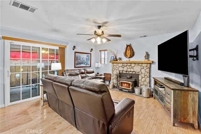 869 Fillmore Court, Hemet, CA 92543