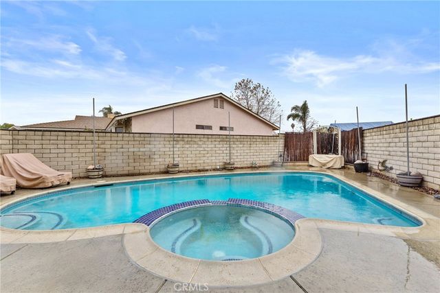 869 Fillmore Court, Hemet, CA 92543