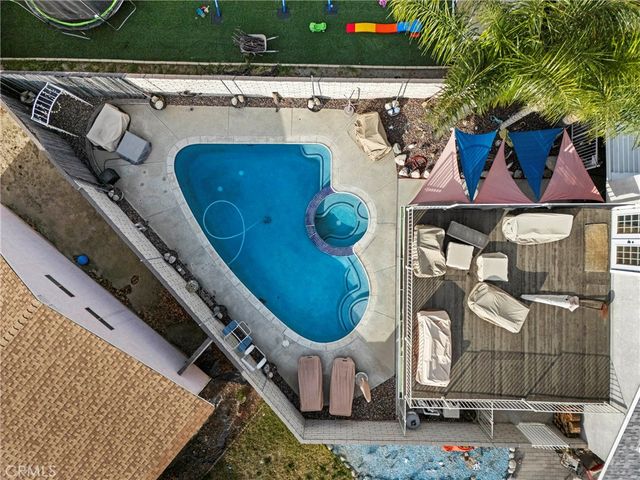 869 Fillmore Court, Hemet, CA 92543