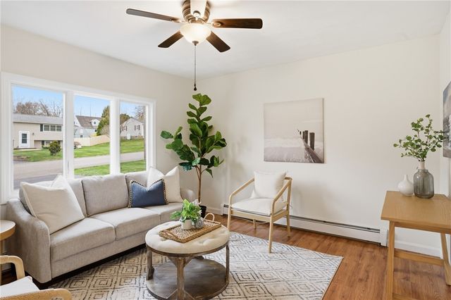 49 Roosevelt Drive, Bristol, RI 02809