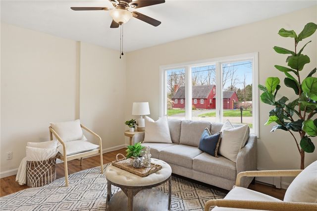 49 Roosevelt Drive, Bristol, RI 02809