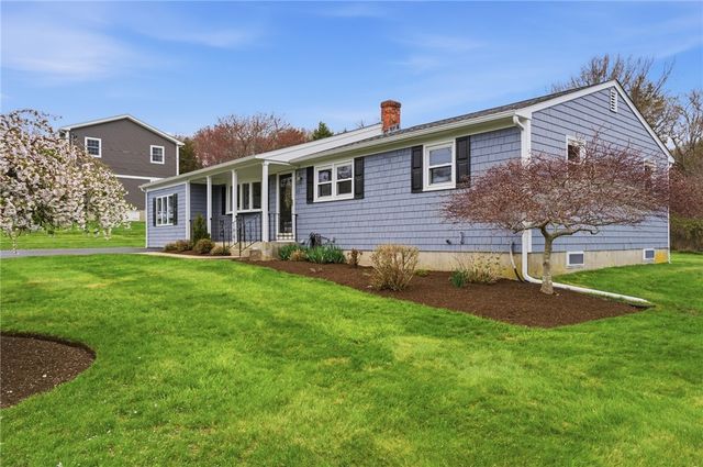 49 Roosevelt Drive, Bristol, RI 02809