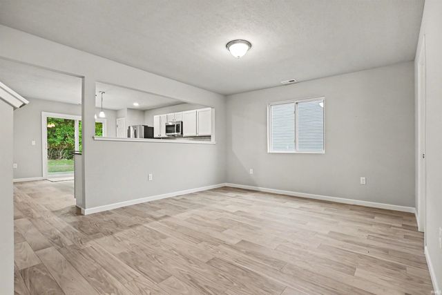 2167 Miami Trail, Huntington, IN 46750