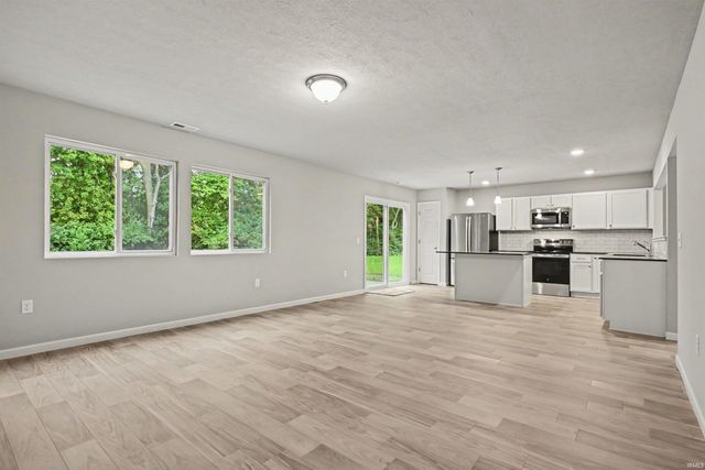 2167 Miami Trail, Huntington, IN 46750