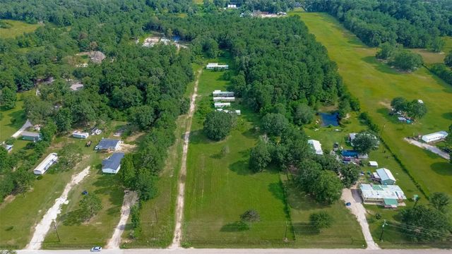 905 County Road 379, Cleveland, TX 77328