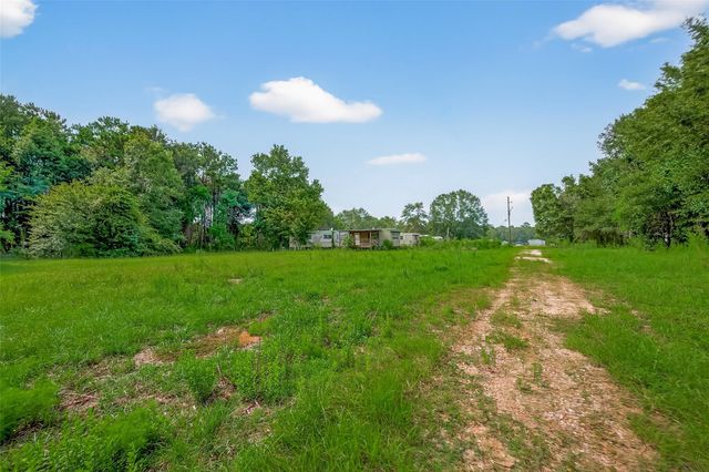 905 County Road 379, Cleveland, TX 77328