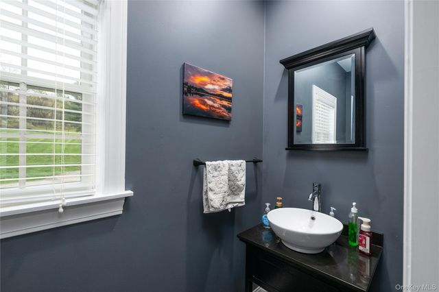 60 Idlewild Road, Marlboro, NY 12542
