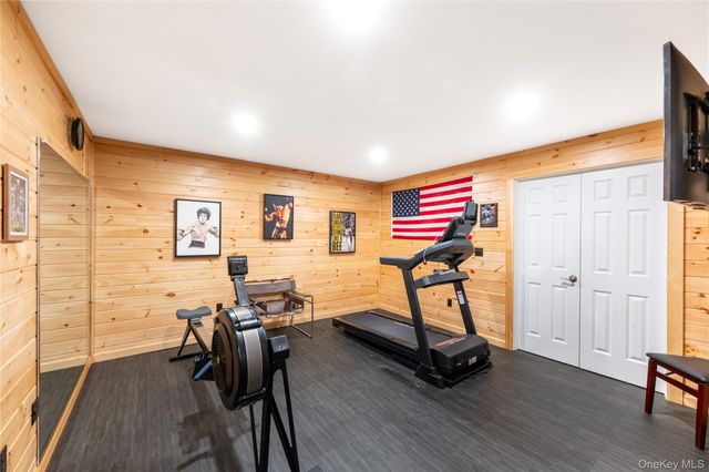 60 Idlewild Road, Marlboro, NY 12542