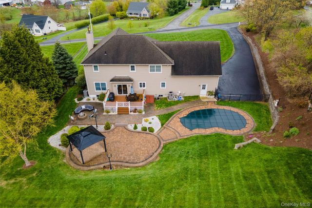 60 Idlewild Road, Marlboro, NY 12542