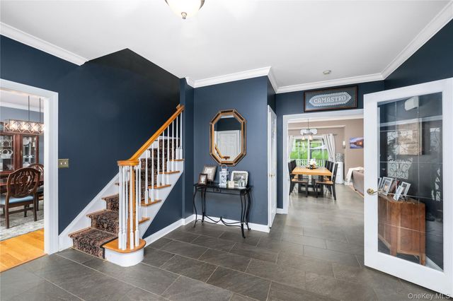 60 Idlewild Road, Marlboro, NY 12542