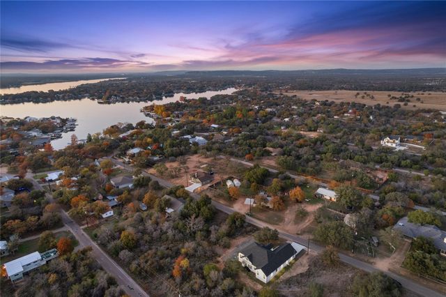 137 Granitecastle DR, Granite Shoals, TX 78654