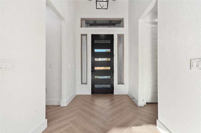 137 Granitecastle DR, Granite Shoals, TX 78654