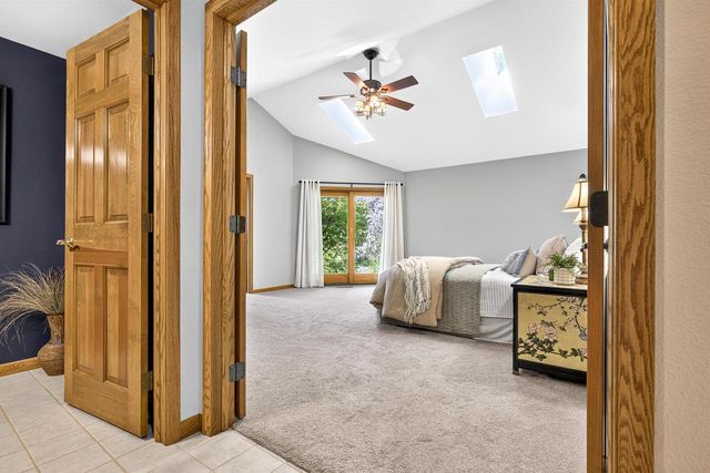 2928 E RIDGE PLACE, Neenah, WI 54956