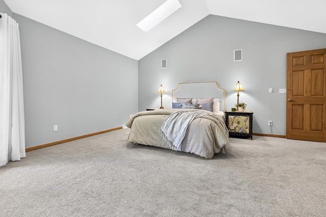 2928 E RIDGE PLACE, Neenah, WI 54956