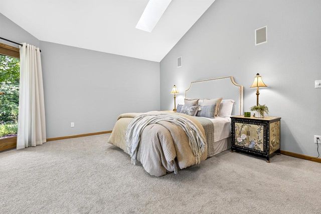 2928 E RIDGE PLACE, Neenah, WI 54956