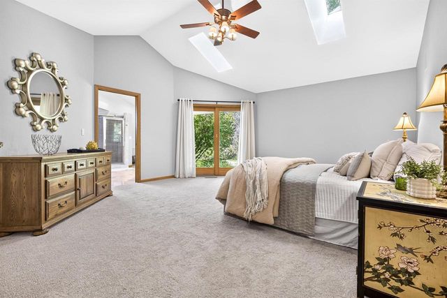 2928 E RIDGE PLACE, Neenah, WI 54956