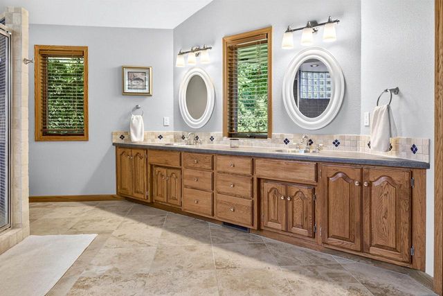 2928 E RIDGE PLACE, Neenah, WI 54956