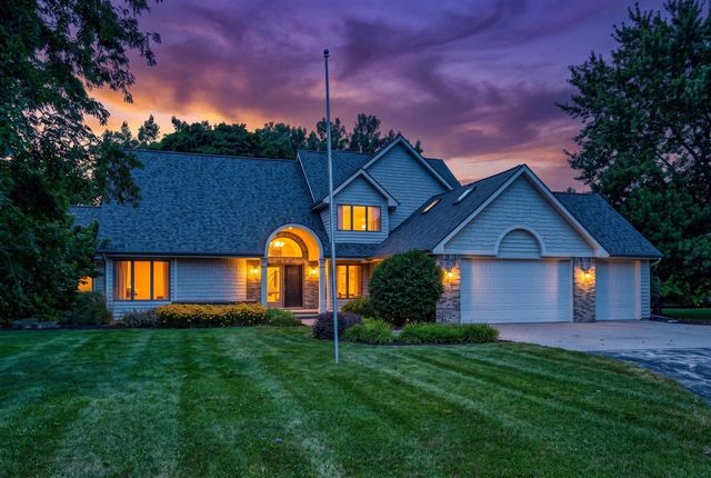 2928 E RIDGE PLACE, Neenah, WI 54956