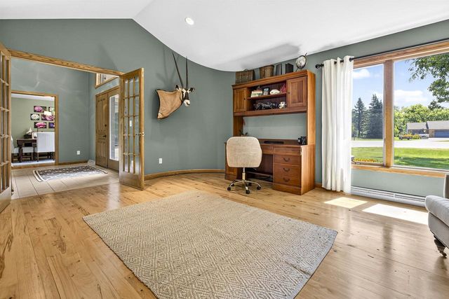 2928 E RIDGE PLACE, Neenah, WI 54956