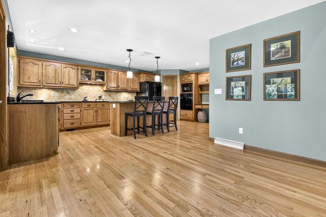 2928 E RIDGE PLACE, Neenah, WI 54956