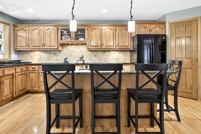2928 E RIDGE PLACE, Neenah, WI 54956