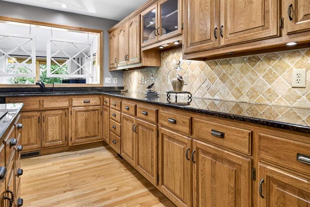 2928 E RIDGE PLACE, Neenah, WI 54956