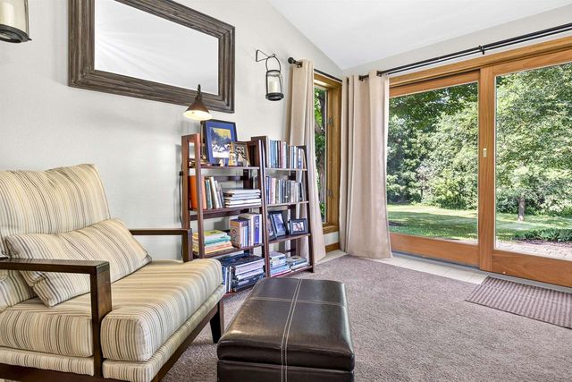 2928 E RIDGE PLACE, Neenah, WI 54956