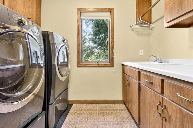 2928 E RIDGE PLACE, Neenah, WI 54956