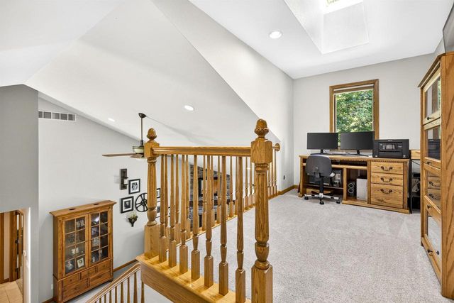 2928 E RIDGE PLACE, Neenah, WI 54956