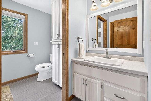 2928 E RIDGE PLACE, Neenah, WI 54956