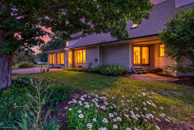 2928 E RIDGE PLACE, Neenah, WI 54956