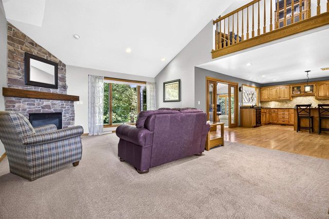 2928 E RIDGE PLACE, Neenah, WI 54956