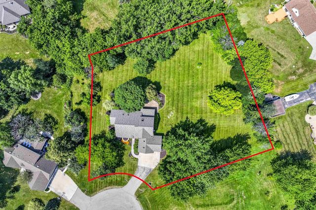 2928 E RIDGE PLACE, Neenah, WI 54956