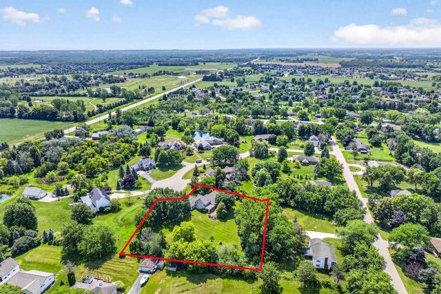 2928 E RIDGE PLACE, Neenah, WI 54956
