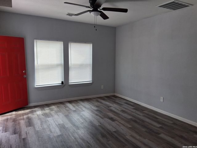 539 hicks, San Antonio, TX 78210