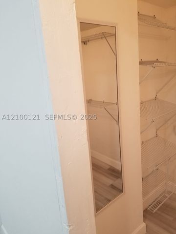 2990 NE 16th Ave 105, Oakland Park, FL 33334