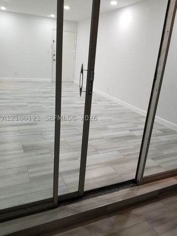 2990 NE 16th Ave 105, Oakland Park, FL 33334