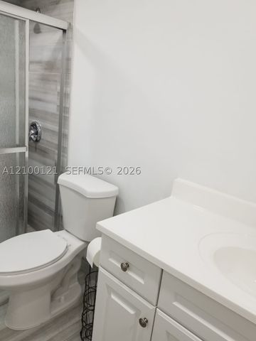 2990 NE 16th Ave 105, Oakland Park, FL 33334