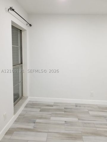 2990 NE 16th Ave 105, Oakland Park, FL 33334