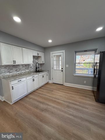 333 W BUCK ST, Paulsboro, NJ 08066