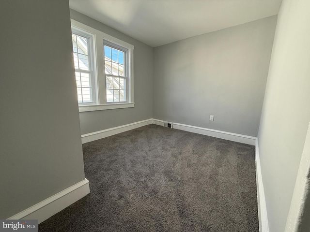 333 W BUCK ST, Paulsboro, NJ 08066