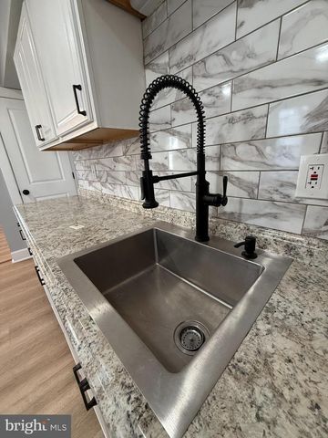 333 W BUCK ST, Paulsboro, NJ 08066